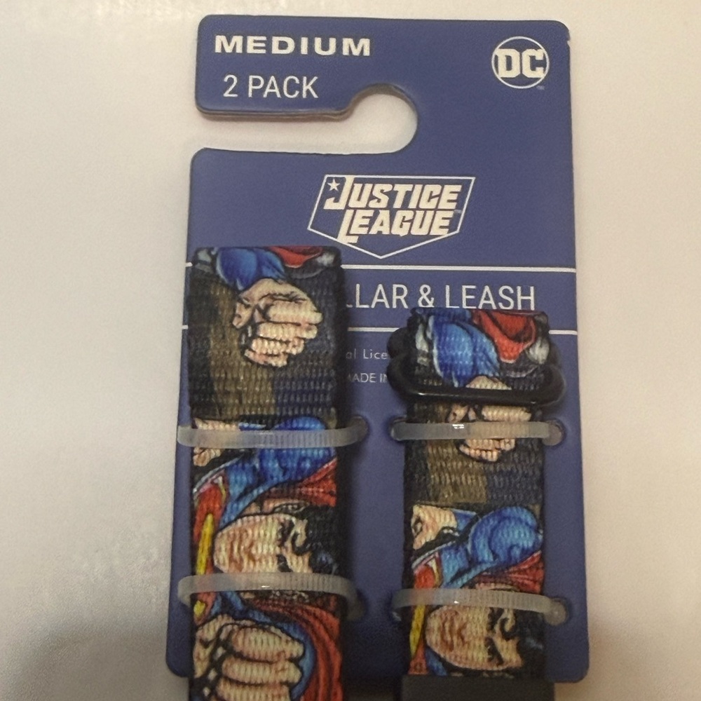 DC Superman Medium Dog Collar and Leash Set